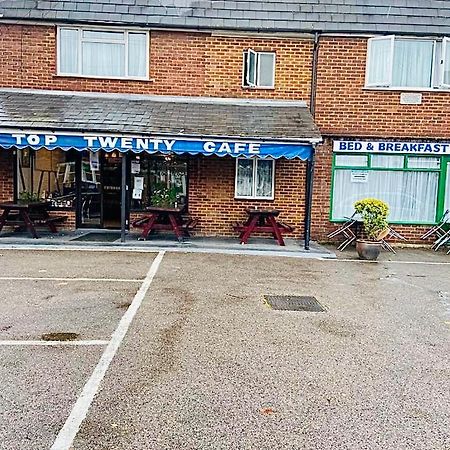 Top Twenty Bed And Breakfast Windsor Esterno foto