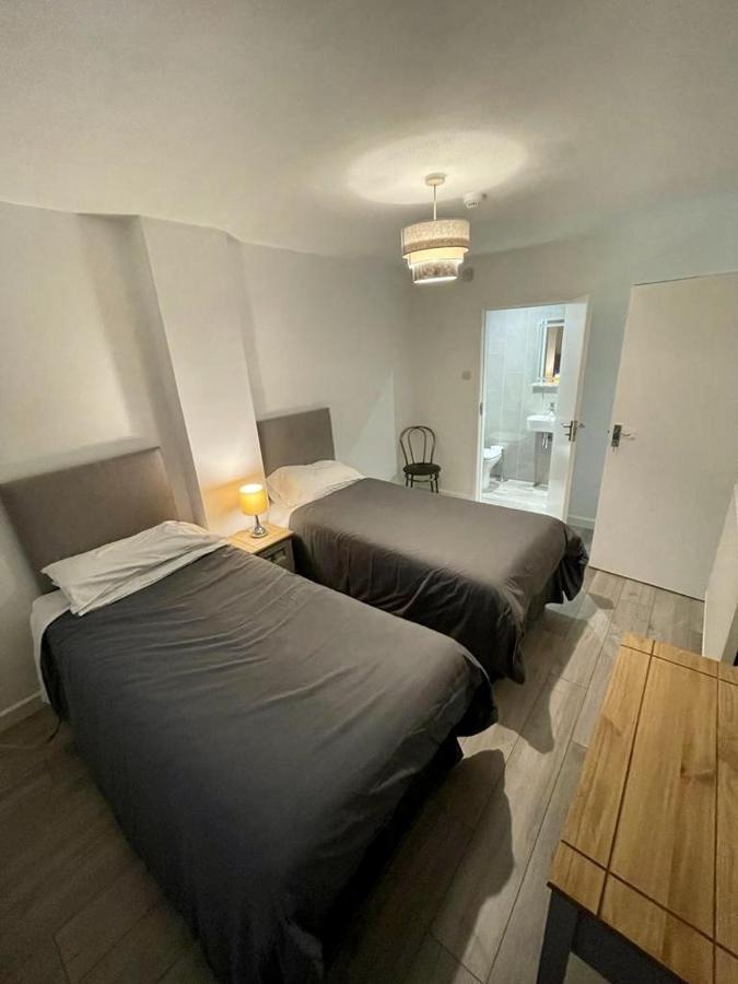Top Twenty Bed And Breakfast Windsor Esterno foto